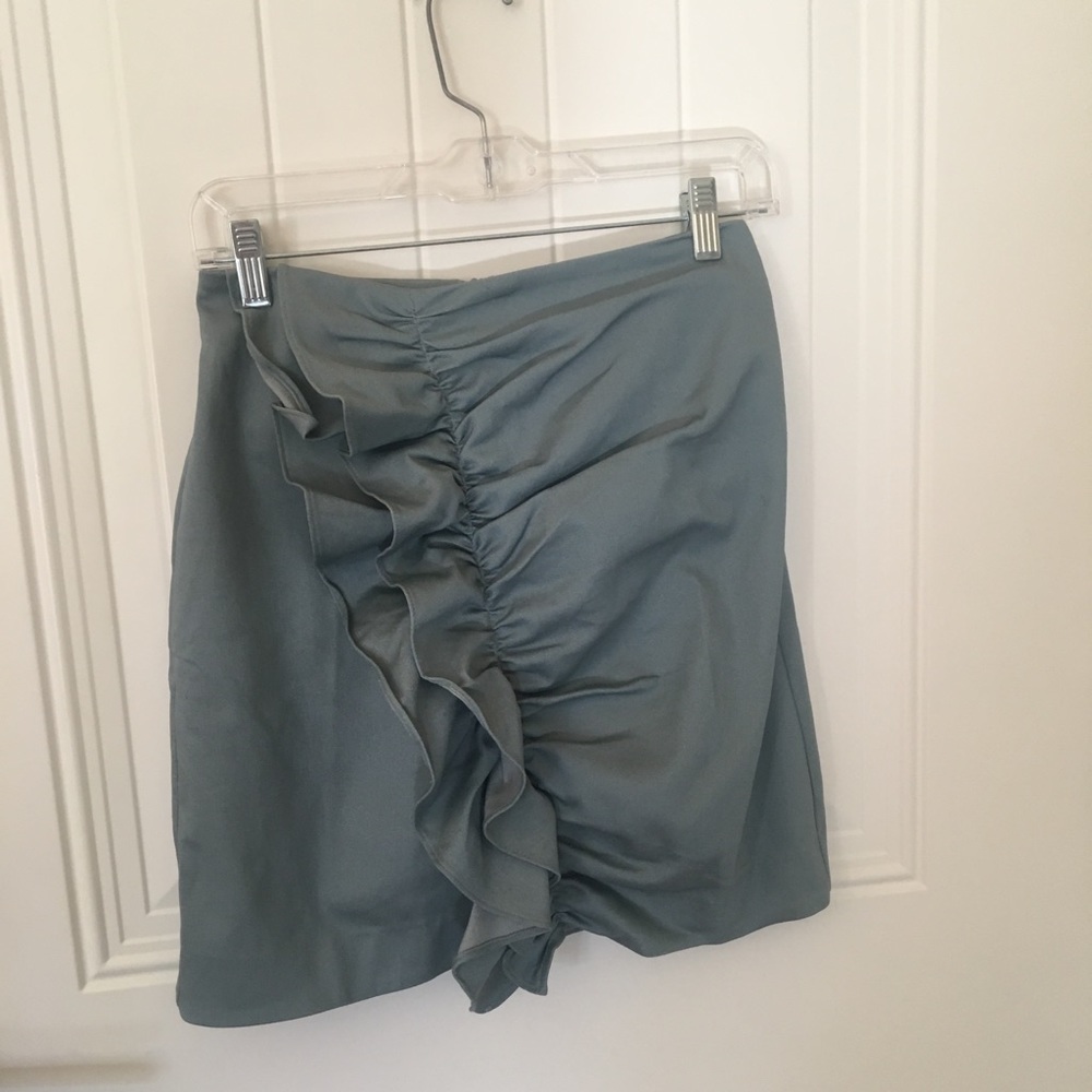 Diagonal Ruffle Skirt